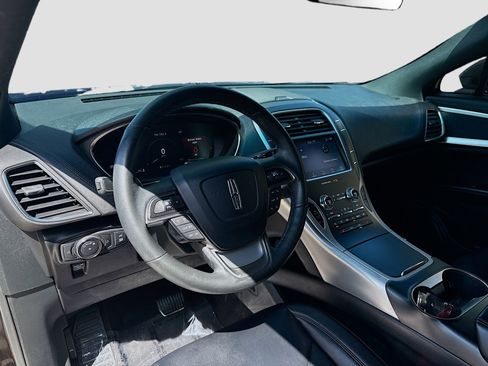 Used 2020 Lincoln Nautilus FWD image 7