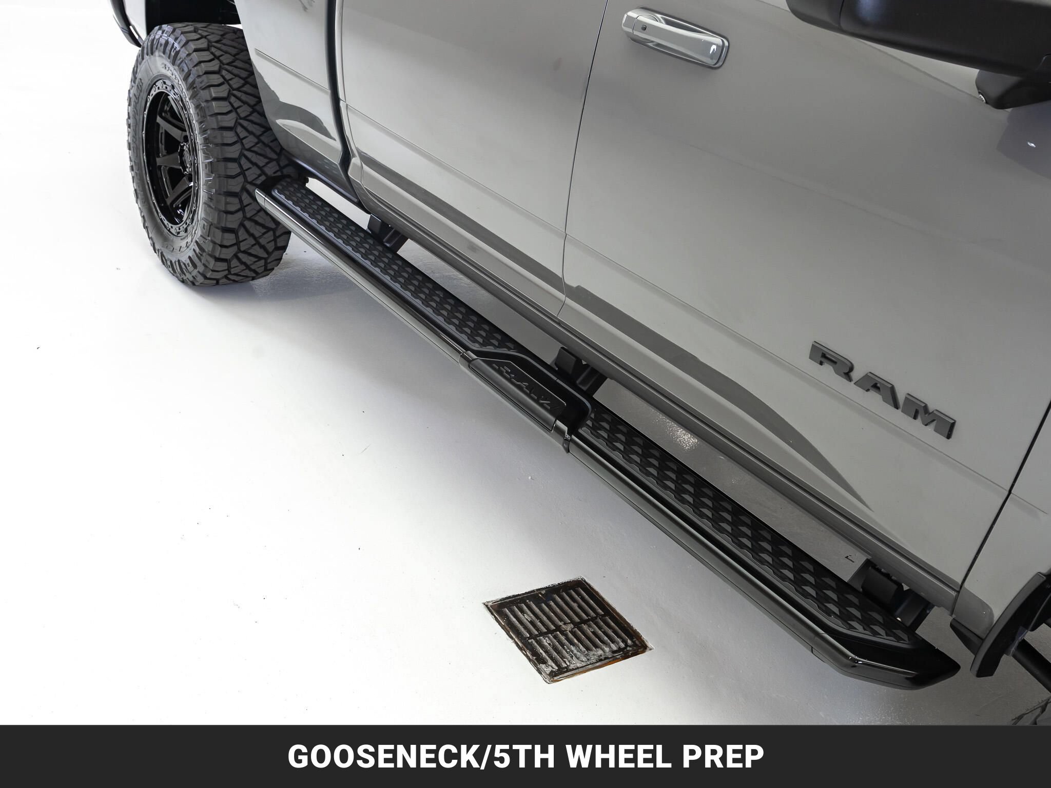 Used 2025 RAM 2500 Laramie AWD/4WD image 13