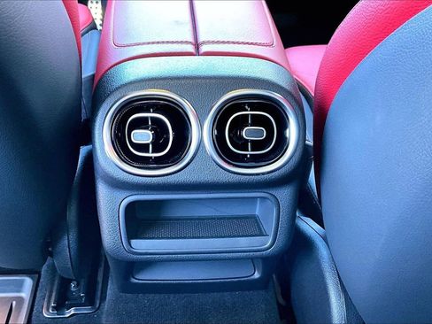 Used 2023 Mercedes-Benz GLC 300 image 17