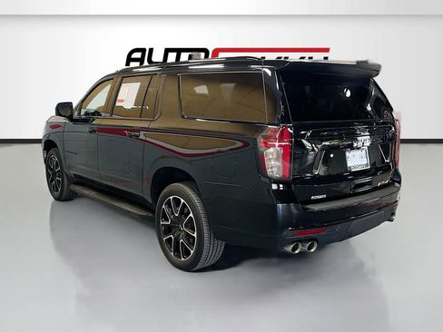 Used 2024 Chevrolet Suburban RST w/ Sport Performance Package AWD/4WD image 5