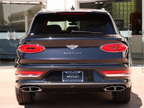 New 2025 Bentley Bentayga image 8