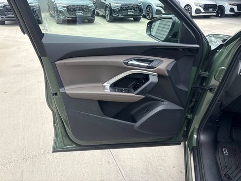 Certified 2025 Audi Q5 Premium w/ Convenience Package AWD/4WD image 9