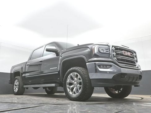 Used 2018 GMC Sierra 1500 SLT AWD/4WD image 40