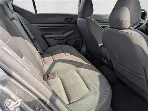 Used 2024 Nissan Altima 2.5 SV image 18