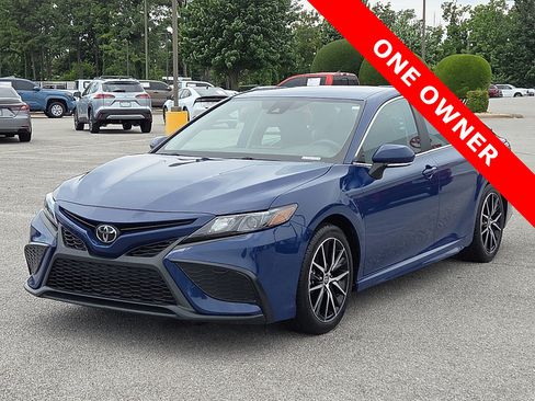 Used 2024 Toyota Camry SE FWD image 2