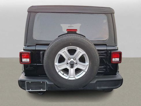 Used 2021 Jeep Wrangler Unlimited Sport image 4