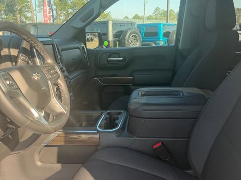 Used 2022 Chevrolet Silverado 1500 RST w/ Convenience Package II image 16