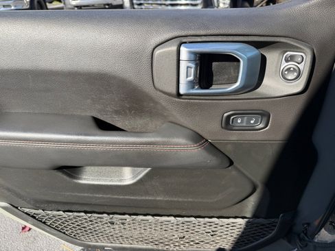 Used 2022 Jeep Gladiator Rubicon w/ Cold Weather Group image 36