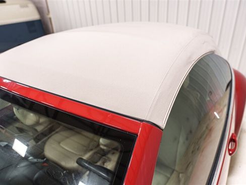 Used 2008 Volkswagen Beetle SE FWD image 25