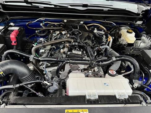 Certified 2025 Toyota Tacoma SR5 AWD/4WD image 21