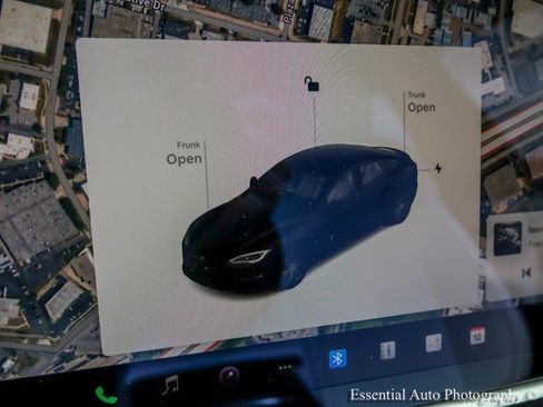 Used 2022 Tesla Model S Plaid image 18