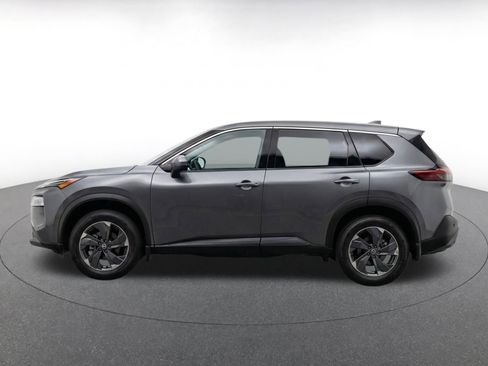 Used 2025 Nissan Rogue SV FWD image 4