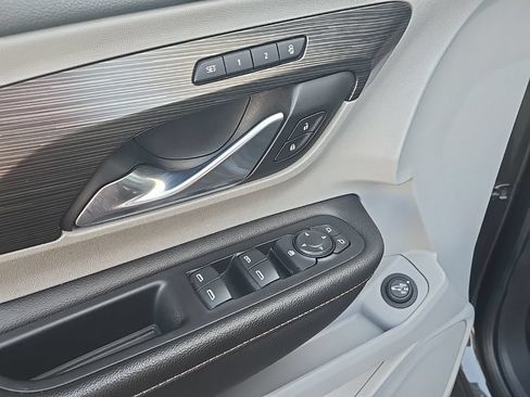 Used 2019 GMC Terrain SLT w/ Preferred Package FWD image 12