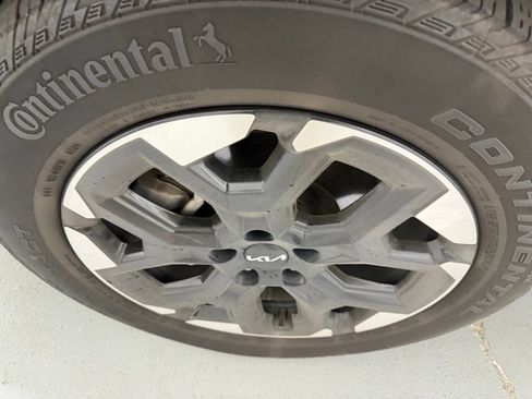 Used 2025 Kia Sorento S AWD/4WD image 8
