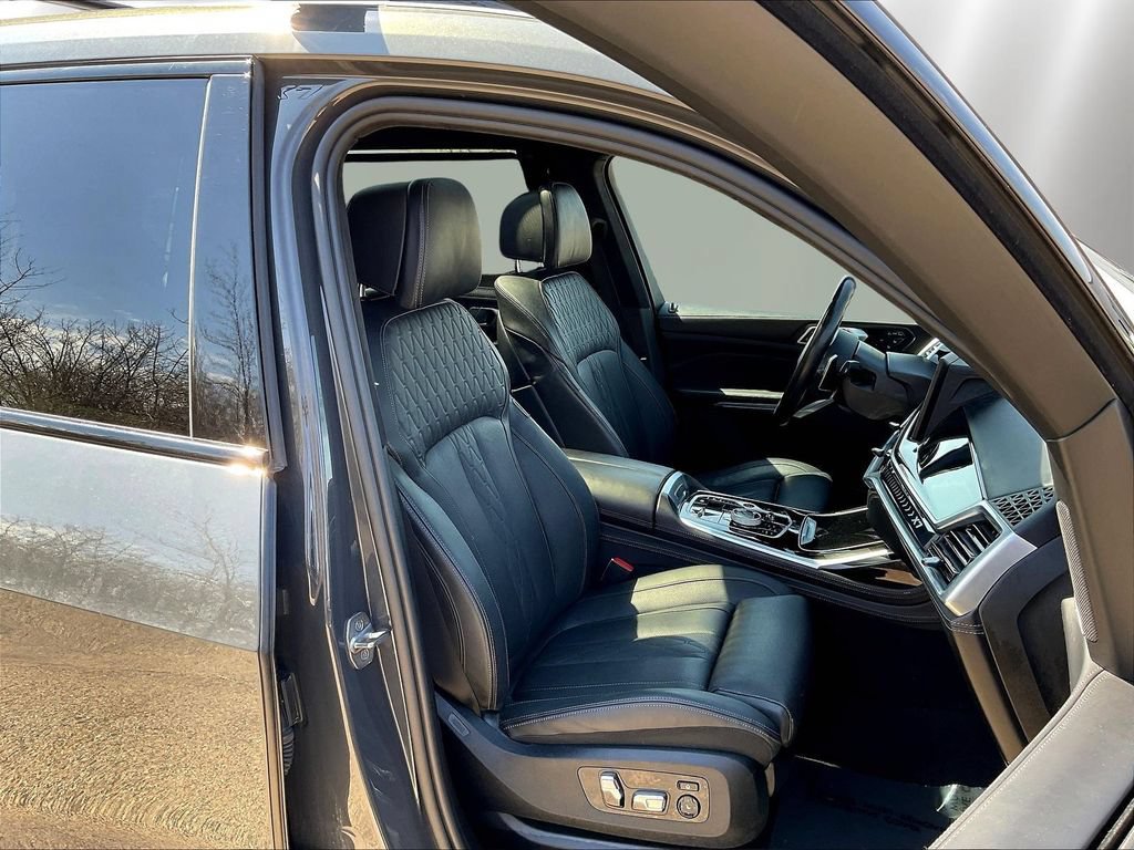 Used 2023 BMW X7 xDrive40i w/ Executive Package AWD/4WD image 30