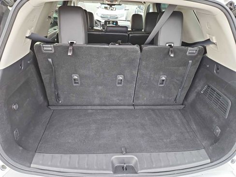 Used 2024 Nissan Pathfinder SL image 50