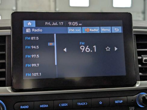 Used 2023 Hyundai Venue SE FWD image 22