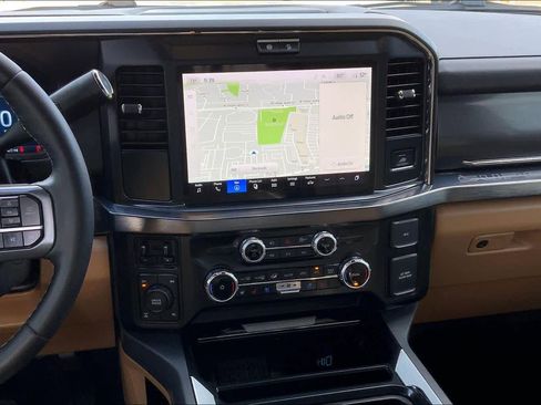 Certified 2025 Ford F250 Lariat w/ Chrome Package image 7