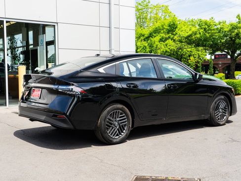 New 2026 Nissan Sentra SV w/ Floor Mat Package FWD image 6