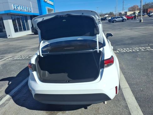 Used 2025 Toyota Corolla LE image 14