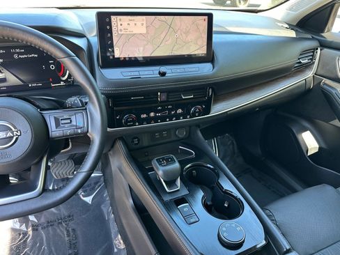 Certified 2024 Nissan Rogue Platinum w/ Platinum Premium Package AWD/4WD image 28