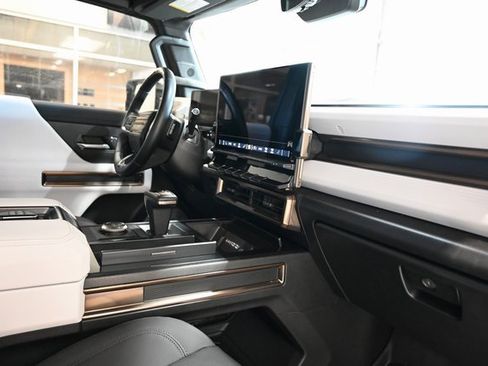 Used 2025 GMC Hummer EV 2X w/ LPO, Dark Essentials Package image 15