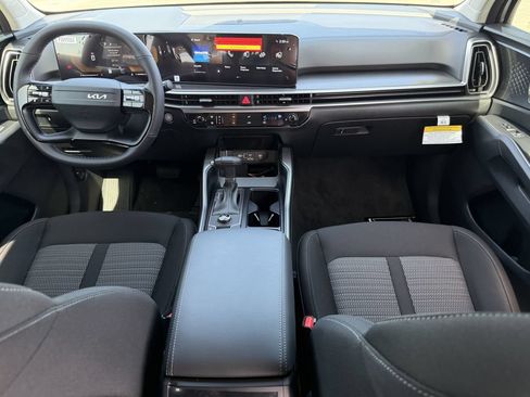 New 2026 Kia Sorento LX FWD image 15