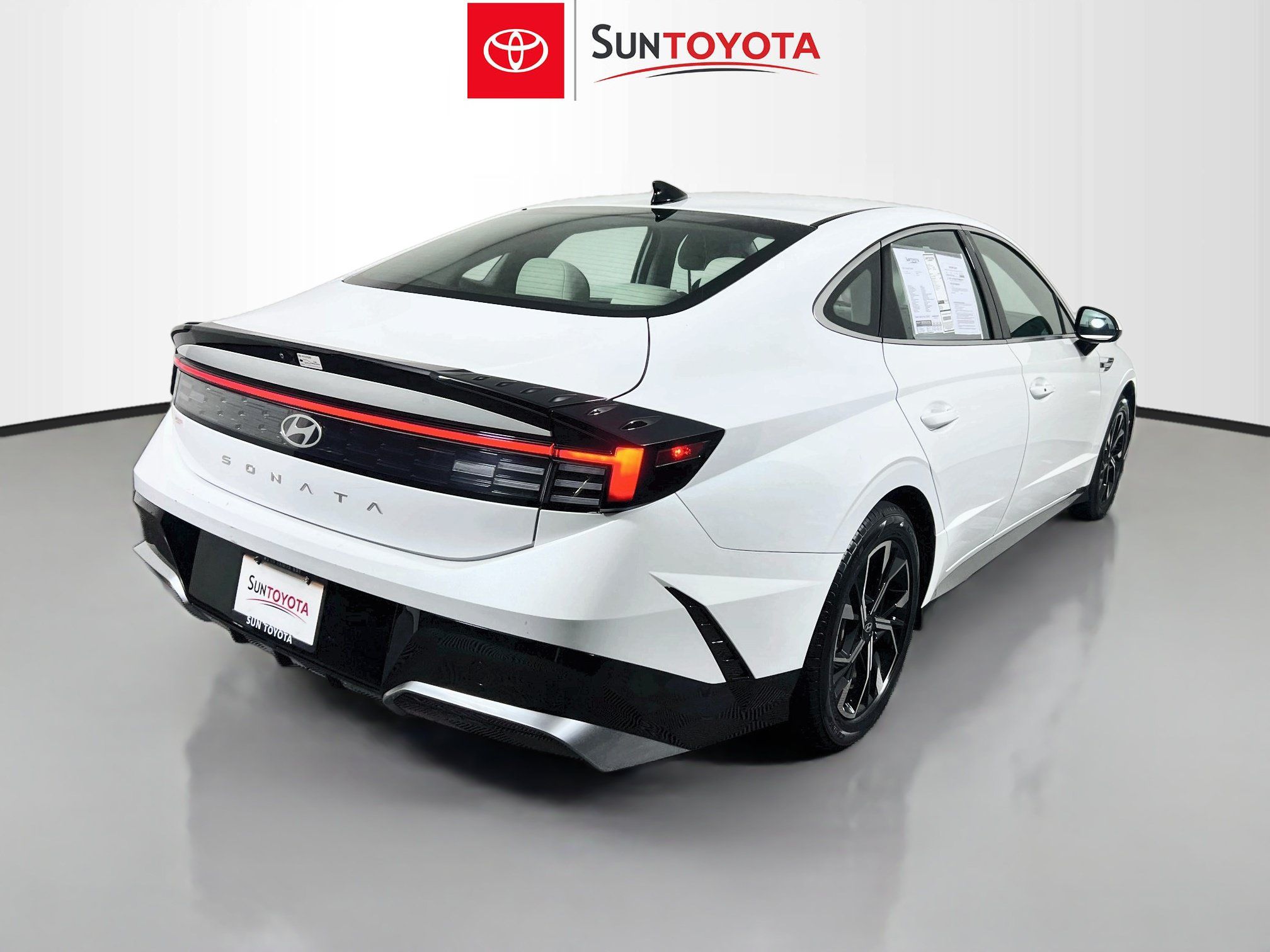 Used 2025 Hyundai Sonata SEL FWD image 4