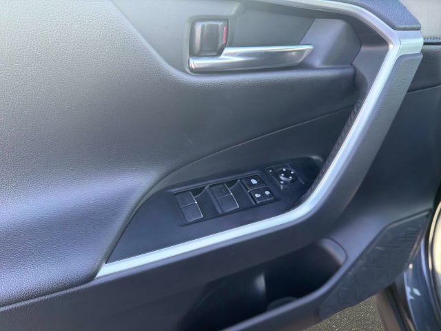 Used 2021 Toyota RAV4 XSE w/ XSE Grade Weather Package AWD/4WD image 15