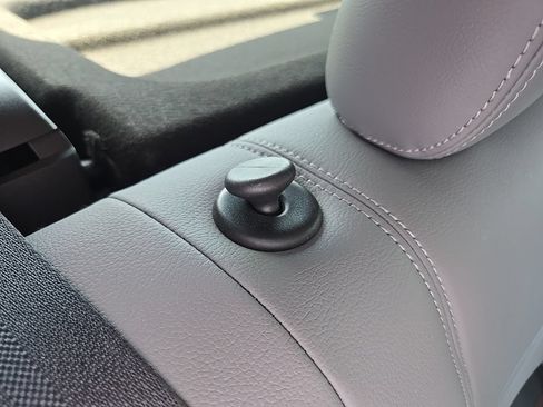 Used 2024 Nissan Kicks SR w/ SR Premium Package FWD image 73