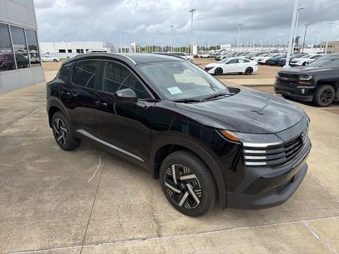 New 2026 Nissan Kicks SV image 5