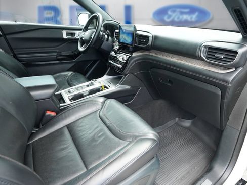 Used 2021 Ford Explorer Platinum w/ Equipment Group 601A AWD/4WD image 27