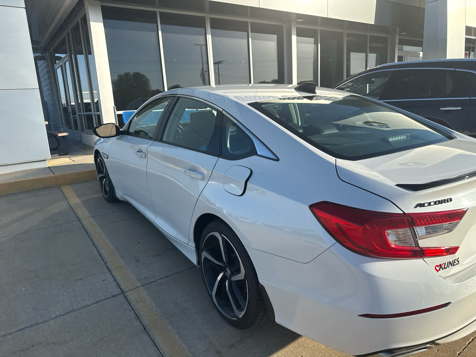 Used 2021 Honda Accord Sport Special Edition image 4