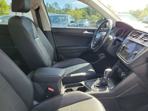 Used 2018 Volkswagen Tiguan SEL image 33