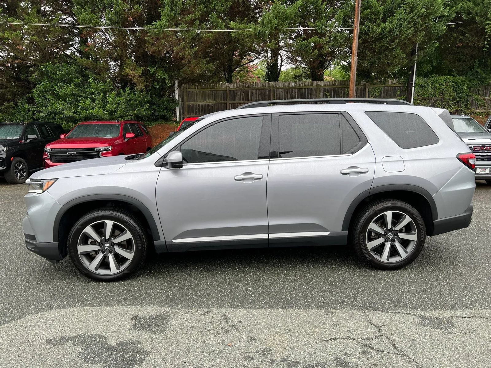Used 2025 Honda Pilot Touring image 7