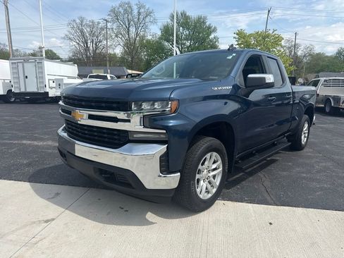 Used 2019 Chevrolet Silverado 1500 LT w/ All-Star Edition AWD/4WD image 2