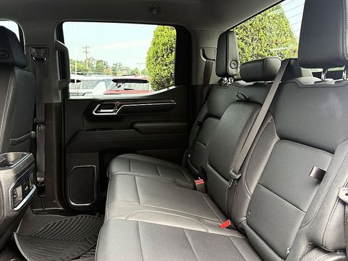Used 2024 Chevrolet Silverado 1500 LTZ AWD/4WD image 8