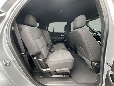 Used 2023 Chevrolet Traverse LT FWD image 30