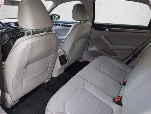 Used 2018 Volkswagen Passat 2.0T SE w/ SE Lighting Package FWD image 21