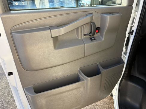 Used 2023 GMC Savana 3500 Extended w/ Power Convenience Package RWD image 14