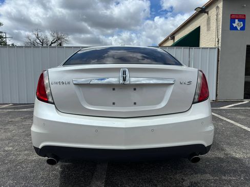 Used 2011 Lincoln MKS FWD image 4