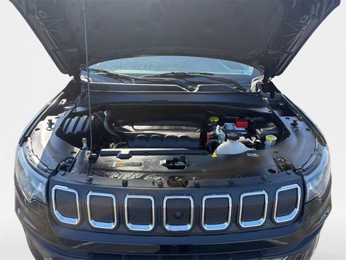 Used 2022 Jeep Compass Latitude image 23