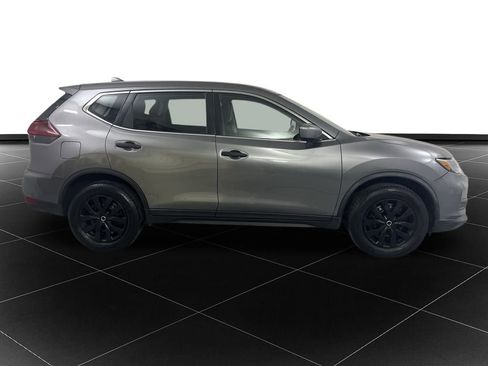 Used 2019 Nissan Rogue S image 6