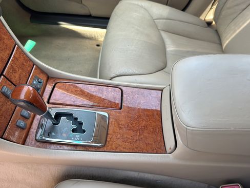 Used 2004 Lexus LS 430 w/ Modern Luxury Pkg RWD image 26