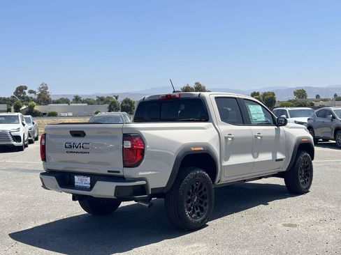 New 2026 GMC Canyon Elevation w/ LPO, Black Badging Package RWD image 3