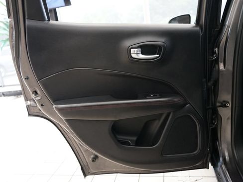 Used 2018 Jeep Compass Trailhawk w/ Leather Interior Group AWD/4WD image 44