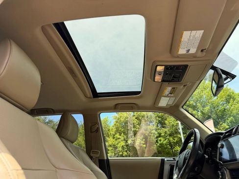 Used 2018 Toyota 4Runner Limited AWD/4WD image 44