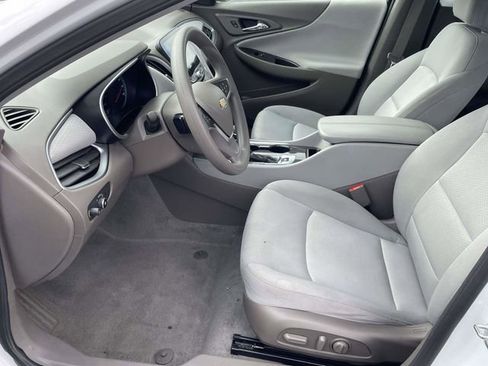 Used 2025 Chevrolet Malibu LT image 12