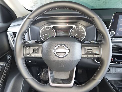 Used 2026 Nissan Rogue SV FWD image 23