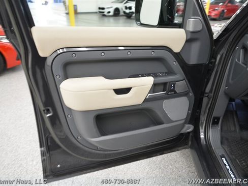 Used 2023 Land Rover Defender 130 X AWD/4WD image 42